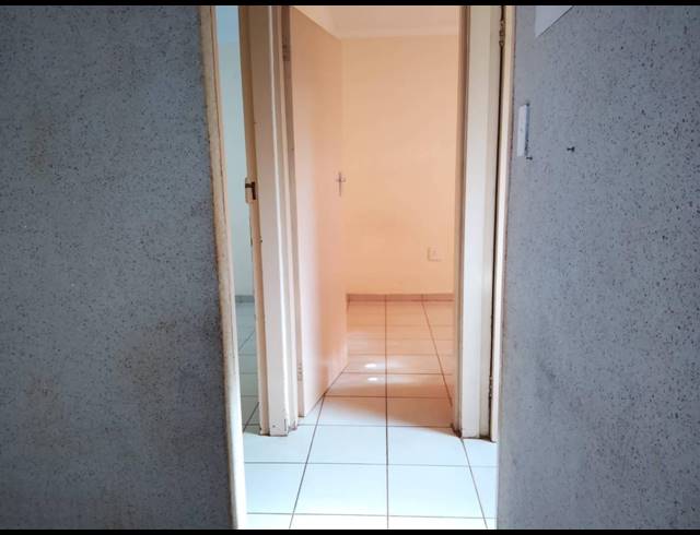 2 BEDROOM HOUSE FOR SALE IN VANDERBIJLPARK CE 4